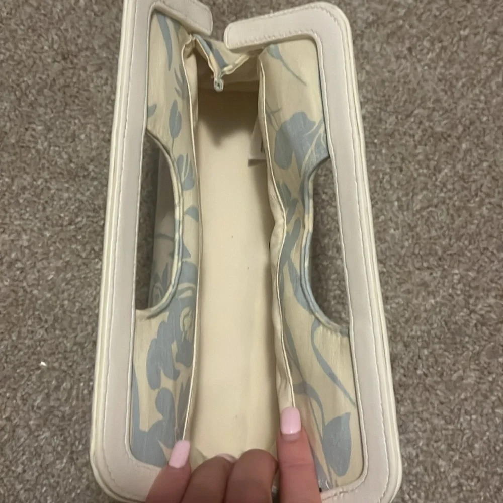 A new day clutch - Picture 2 of 2